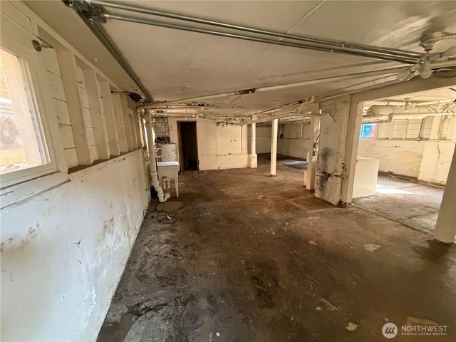 1211 N 50th Street, Seattle, WA 98103