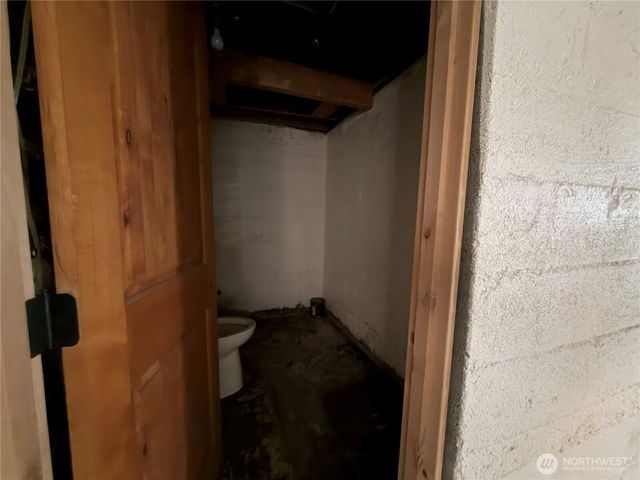 1211 N 50th Street, Seattle, WA 98103
