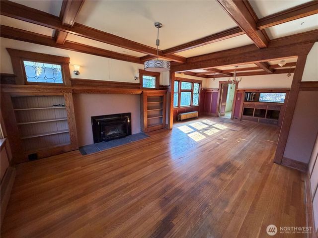 1211 N 50th Street, Seattle, WA 98103