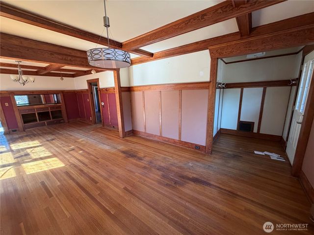 1211 N 50th Street, Seattle, WA 98103