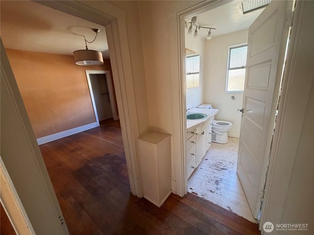1211 N 50th Street, Seattle, WA 98103