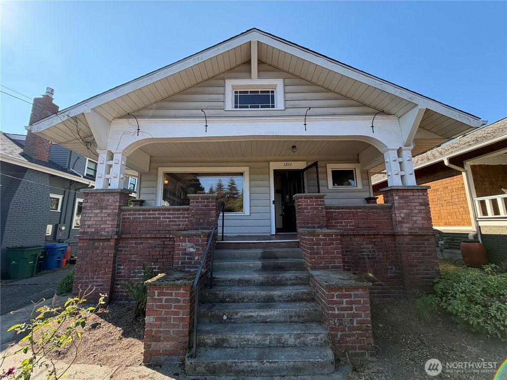 1211 N 50th Street, Seattle, WA 98103