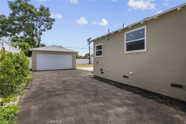 6820 Jellico Avenue, Van Nuys, CA 91406