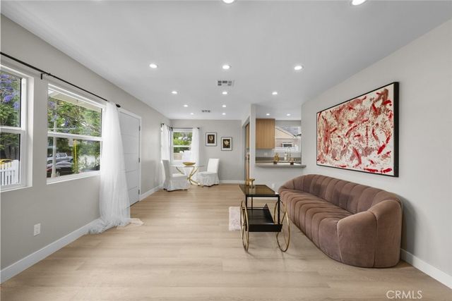 6820 Jellico Avenue, Van Nuys, CA 91406