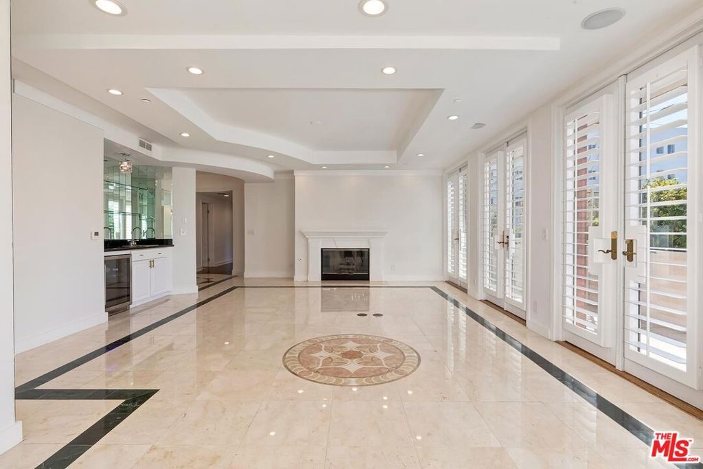 121 N Almont Drive 205, Beverly Hills, CA 90211 — photo 3