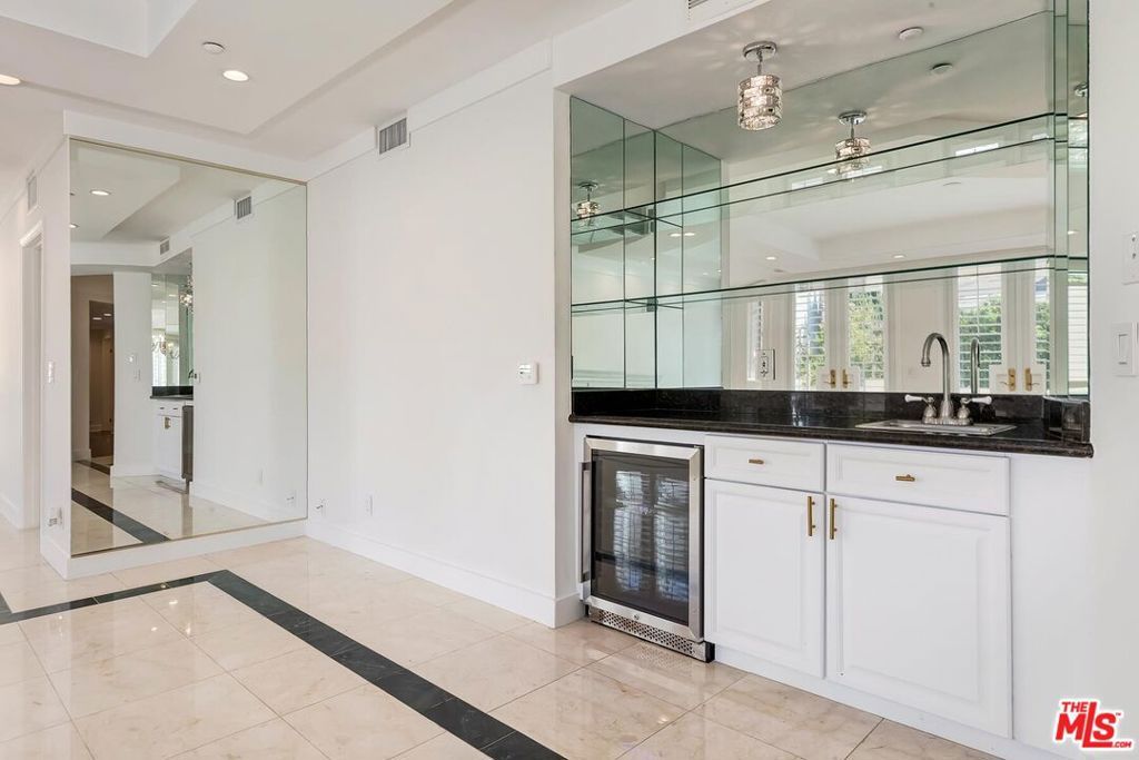 121 N Almont Drive 205, Beverly Hills, CA 90211 — photo 4