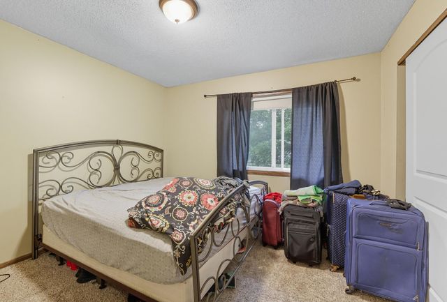 6456 Edgewood Avenue N, Brooklyn Park, MN 55428