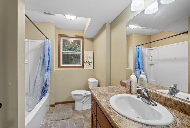 6456 Edgewood Avenue N, Brooklyn Park, MN 55428