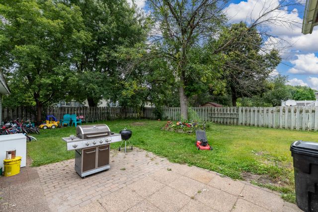 6456 Edgewood Avenue N, Brooklyn Park, MN 55428