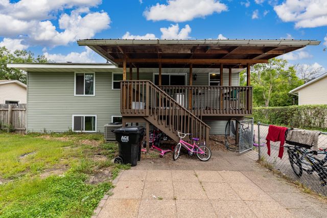 6456 Edgewood Avenue N, Brooklyn Park, MN 55428