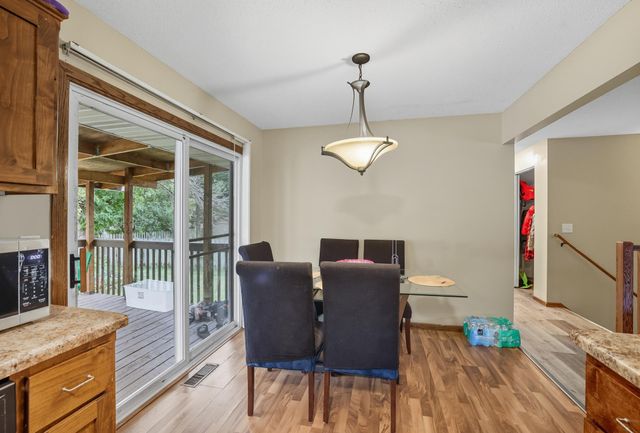 6456 Edgewood Avenue N, Brooklyn Park, MN 55428