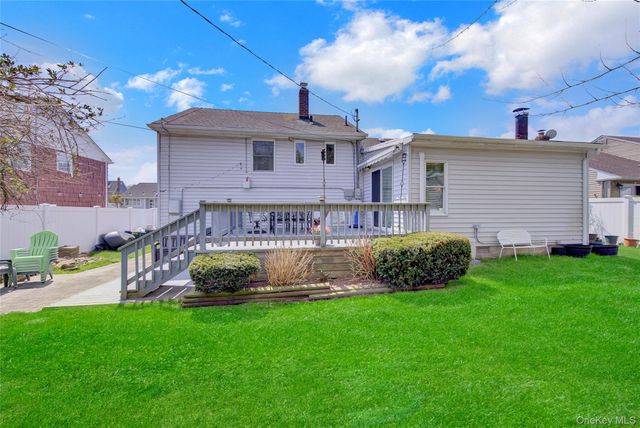 16 Amherst Drive, Massapequa, NY 11758