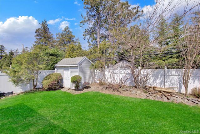 16 Amherst Drive, Massapequa, NY 11758