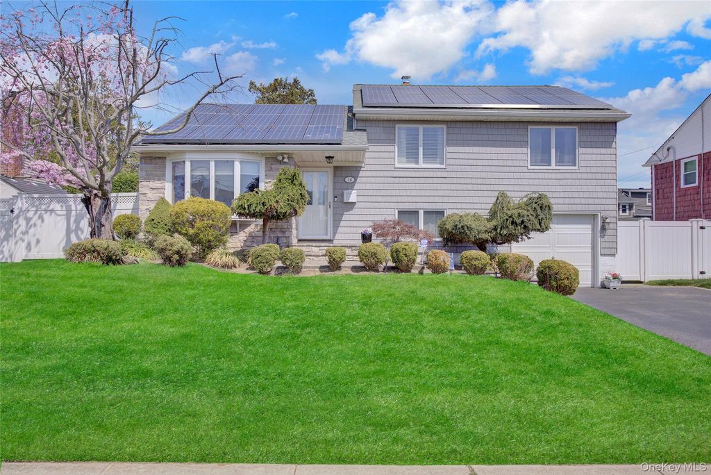 16 Amherst Drive, Massapequa, NY 11758