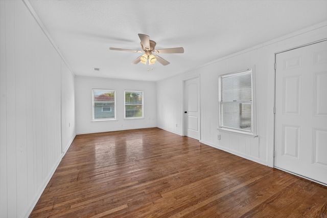 351 S Waco Street, Van Alstyne, TX 75495