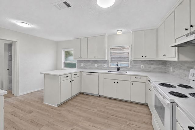 351 S Waco Street, Van Alstyne, TX 75495