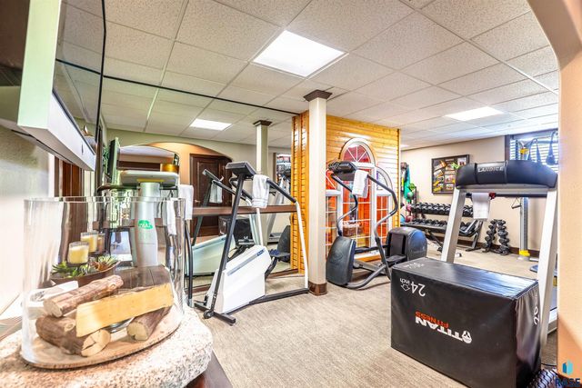 905 Ralph Rogers Rd Road, Sioux Falls, SD 57108