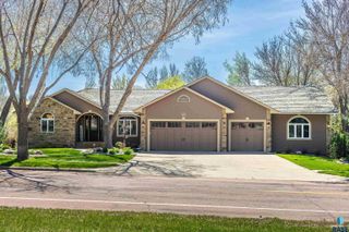 905 Ralph Rogers Rd Road, Sioux Falls, SD 57108
