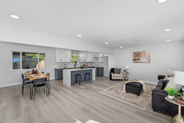 1406 SWINTON LN, Farmington, UT 84025