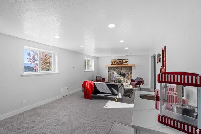 1406 SWINTON LN, Farmington, UT 84025
