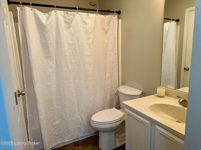 219 Middletown Square, Louisville, KY 40243