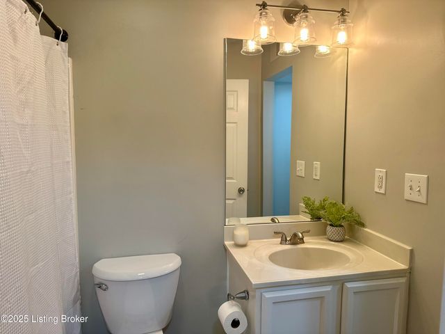 219 Middletown Square, Louisville, KY 40243