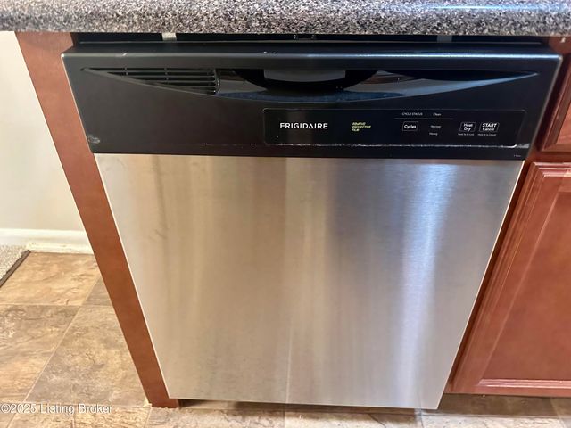 219 Middletown Square, Louisville, KY 40243