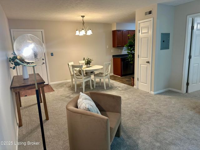 219 Middletown Square, Louisville, KY 40243