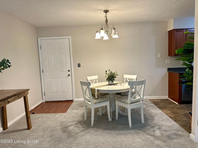 219 Middletown Square, Louisville, KY 40243