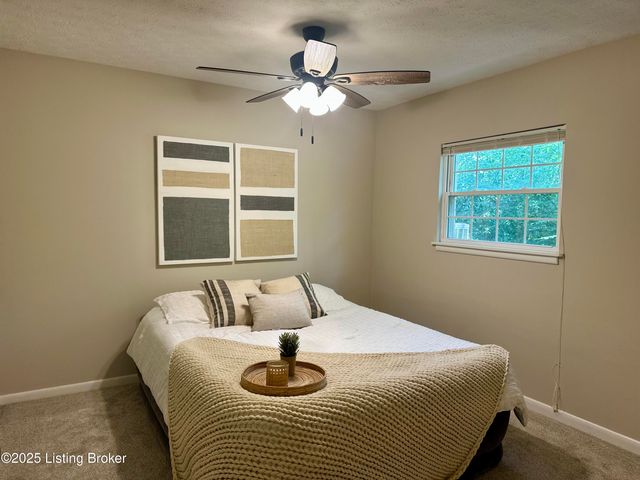 219 Middletown Square, Louisville, KY 40243