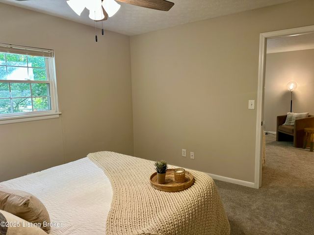 219 Middletown Square, Louisville, KY 40243