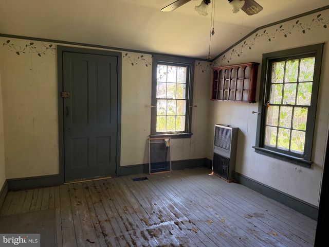 322 CHESTNUT ST, Moorestown, NJ 08057