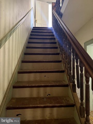 322 CHESTNUT ST, Moorestown, NJ 08057