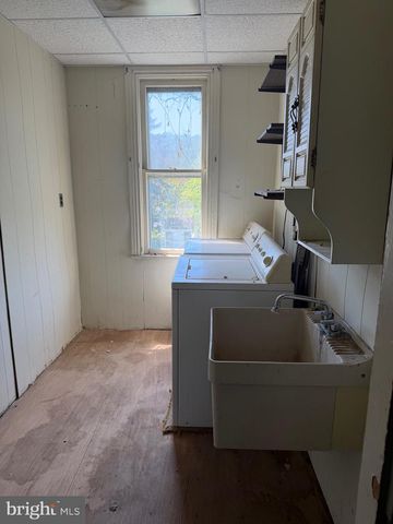 322 CHESTNUT ST, Moorestown, NJ 08057