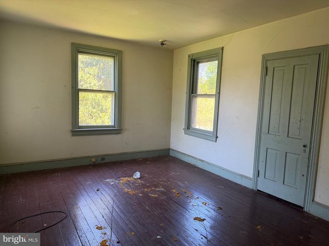 322 CHESTNUT ST, Moorestown, NJ 08057