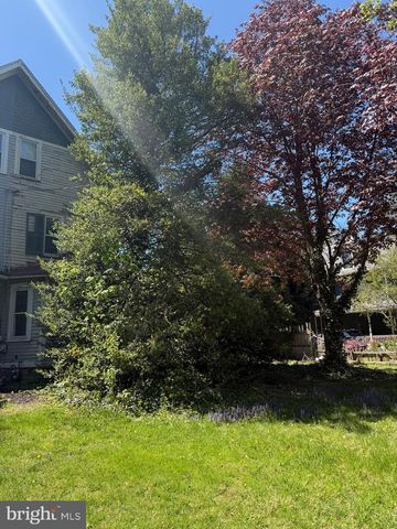 322 CHESTNUT ST, Moorestown, NJ 08057