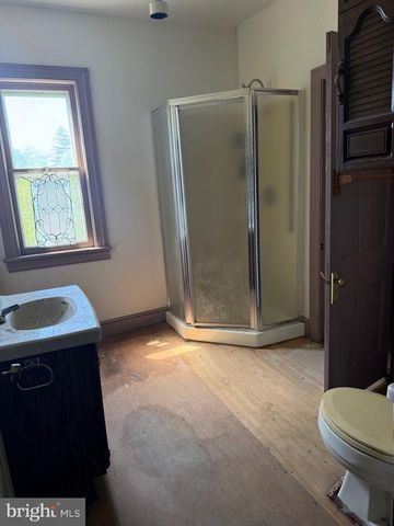 322 CHESTNUT ST, Moorestown, NJ 08057