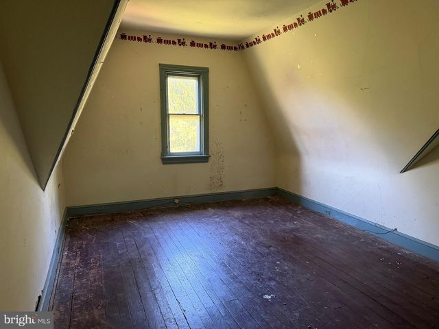 322 CHESTNUT ST, Moorestown, NJ 08057