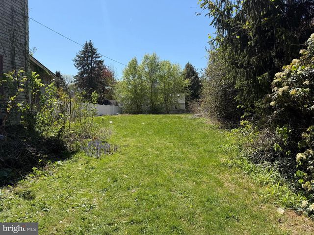 322 CHESTNUT ST, Moorestown, NJ 08057