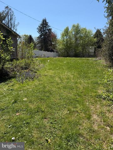 322 CHESTNUT ST, Moorestown, NJ 08057