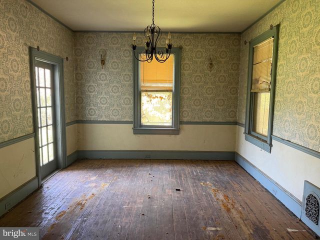 322 CHESTNUT ST, Moorestown, NJ 08057