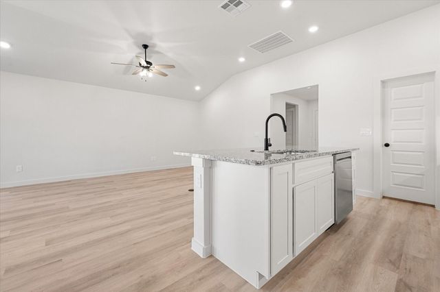 2417 Aberdeen Avenue, Wolfforth, TX 79382