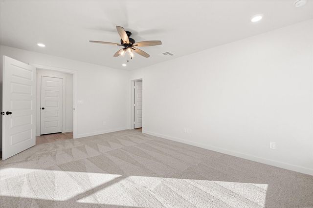 2417 Aberdeen Avenue, Wolfforth, TX 79382