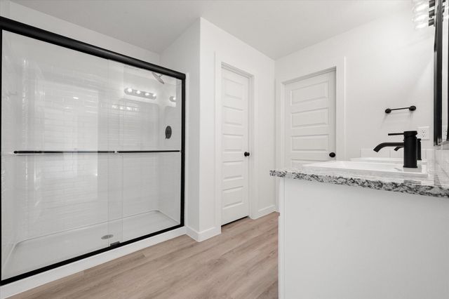 2417 Aberdeen Avenue, Wolfforth, TX 79382