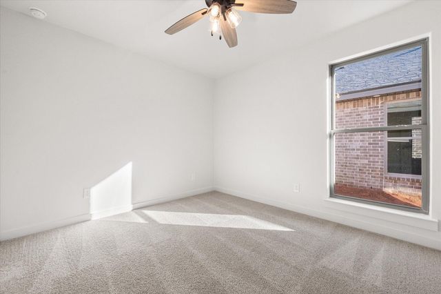 2417 Aberdeen Avenue, Wolfforth, TX 79382