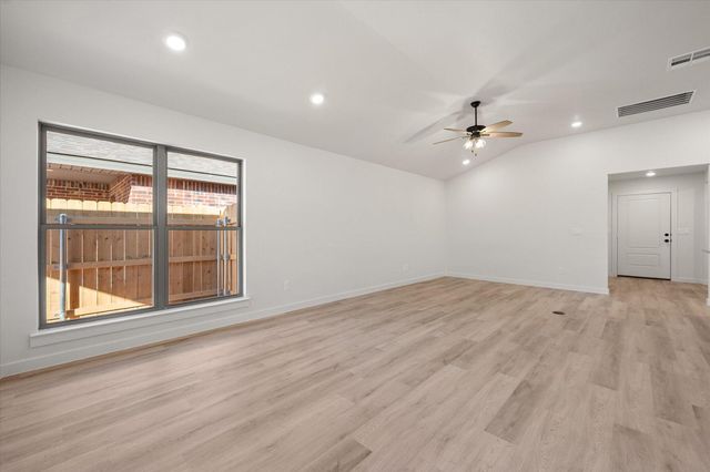 2417 Aberdeen Avenue, Wolfforth, TX 79382