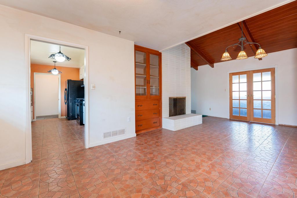 Image 12 of property listing at 1817 8th Avenue, Delano, CA 93215