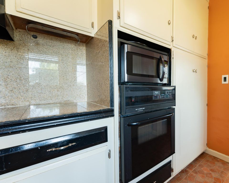 Image 15 of property listing at 1817 8th Avenue, Delano, CA 93215