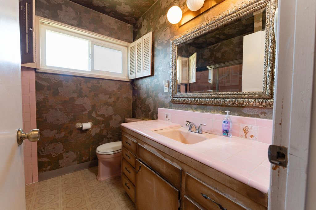 Image 30 of property listing at 1817 8th Avenue, Delano, CA 93215