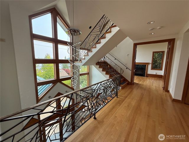 7275 N Mercer Way, Mercer Island, WA 98040